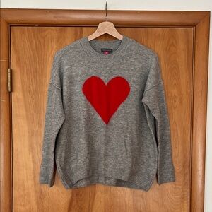 Vince Camuto Heart Sweater Size XS Gray/Red - Valentine’s Day